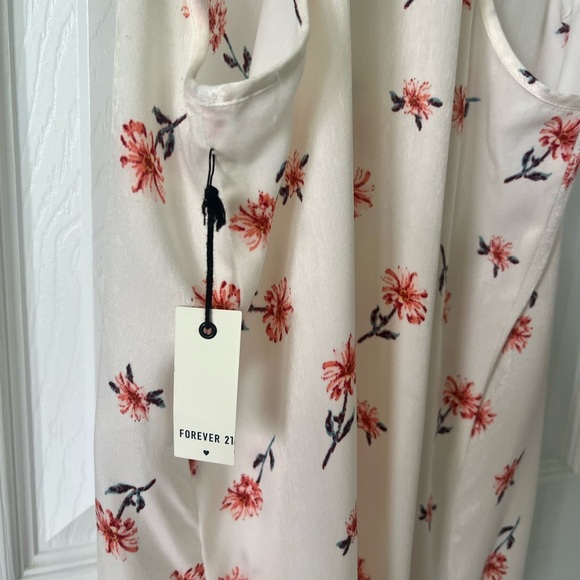 Forever 21 women’s floral 1 piece - Picture 5 of 8